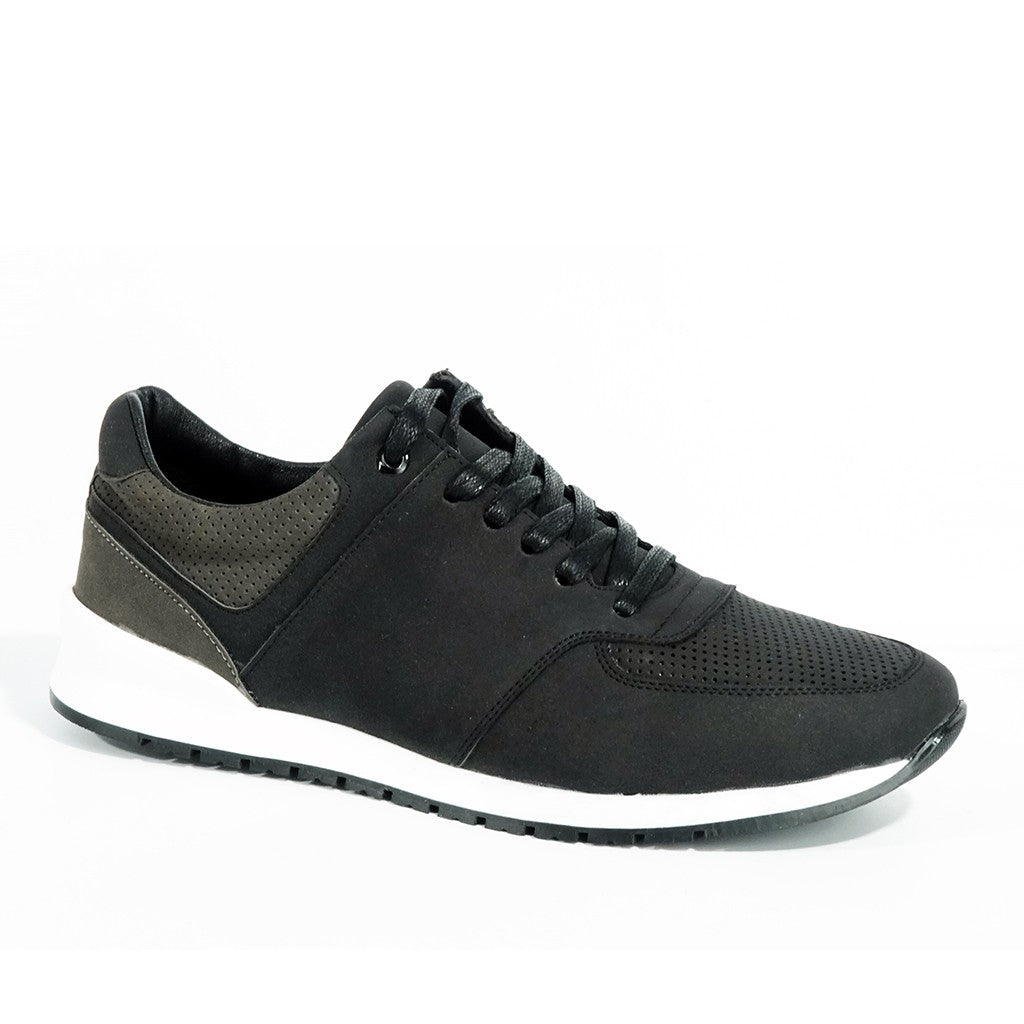Stylish black men's shoes with a sleek design, perfect for any occasion