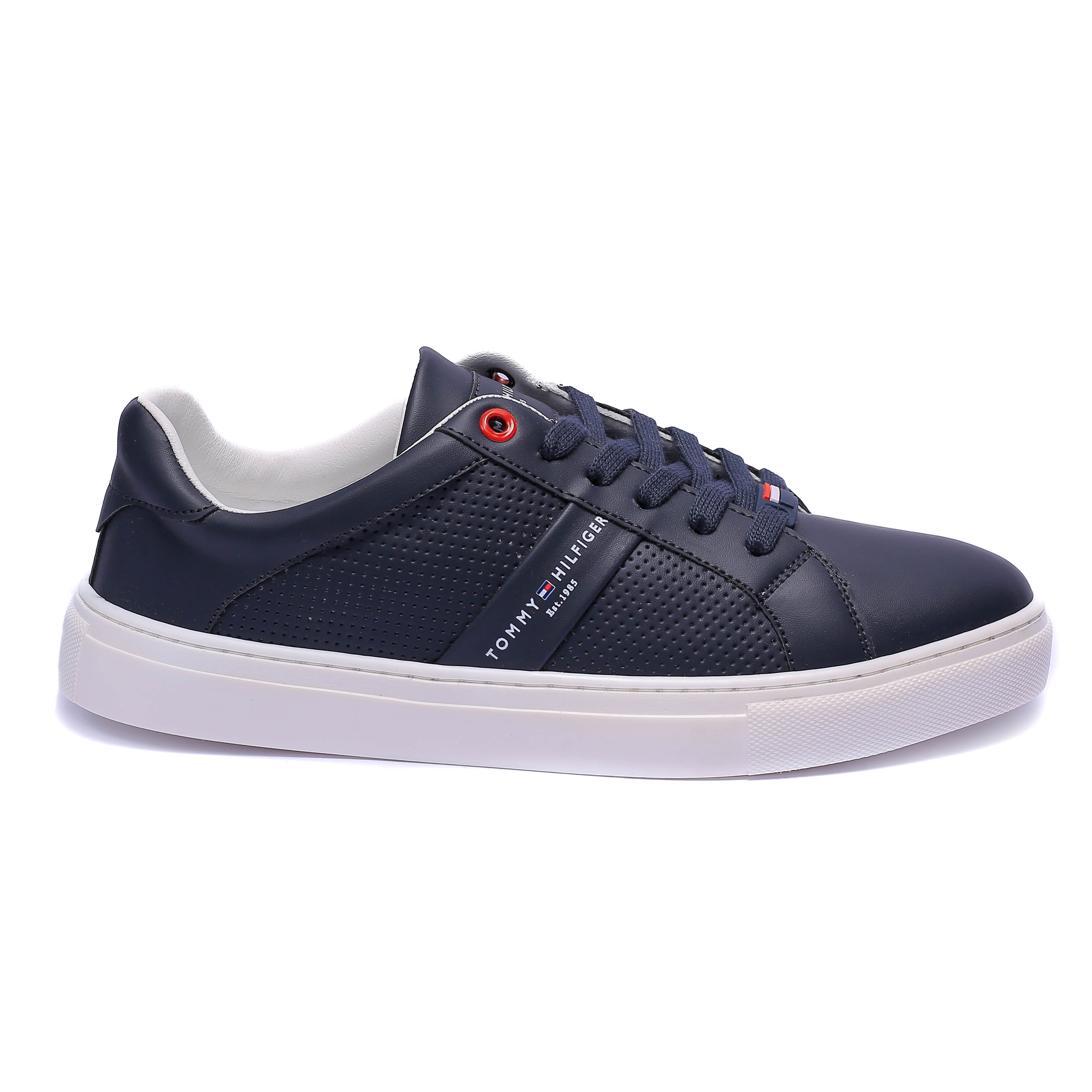 "Men's fashion sneaker, Model V999 in navy – sleek design with a versatile and modern look."